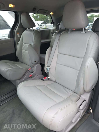 2016 Toyota Sienna XLE 8-Passenger 119.3" WB - miniatura 13