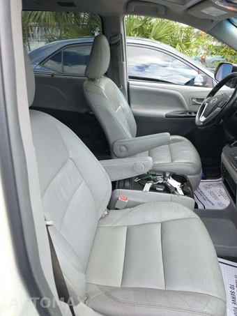 2016 Toyota Sienna XLE 8-Passenger 119.3" WB - miniatura 19