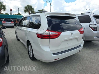 2016 Toyota Sienna XLE 8-Passenger 119.3" WB - miniatura 2