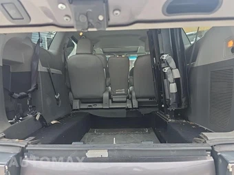 2016 Toyota Sienna XLE 8-Passenger 119.3" WB - miniatura 19