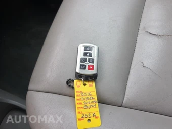 2016 Toyota Sienna XLE 8-Passenger 119.3" WB - miniatura 45