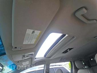 2016 Toyota Sienna XLE 8-Passenger 119.3" WB - miniatura 11
