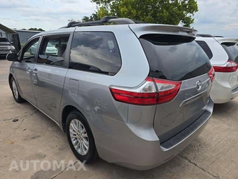 2016 Toyota Sienna XLE 8-Passenger 119.3" WB - miniatura 2