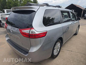 2016 Toyota Sienna XLE 8-Passenger 119.3" WB - miniatura 3