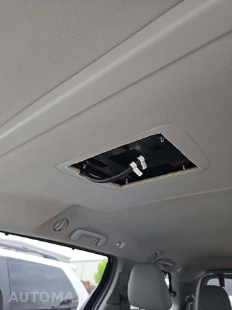2016 Toyota Sienna XLE 8-Passenger 119.3" WB - miniatura 31