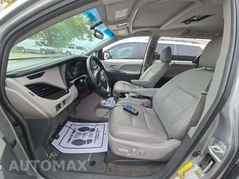 2016 Toyota Sienna XLE 8-Passenger 119.3" WB - miniatura 6