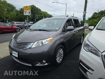 2016 Toyota Sienna XLE 8-Passenger 119.3" WB