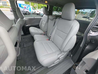2016 Toyota Sienna XLE 8-Passenger 119.3" WB - miniatura 13