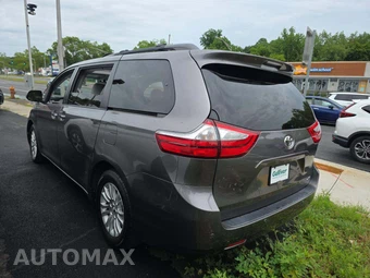 2016 Toyota Sienna XLE 8-Passenger 119.3" WB - miniatura 2