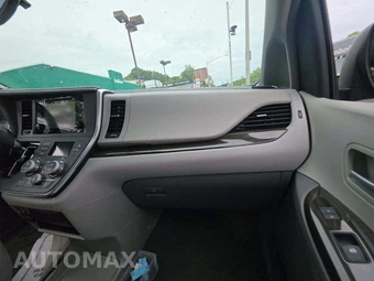 2016 Toyota Sienna XLE 8-Passenger 119.3" WB - miniatura 20