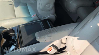 2016 Toyota Sienna XLE 8-Passenger 119.3" WB - miniatura 27