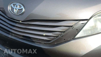 2016 Toyota Sienna XLE 8-Passenger 119.3" WB - miniatura 34