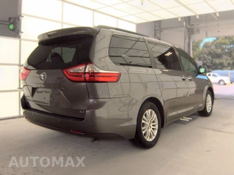 2016 Toyota Sienna XLE 8-Passenger 119.3" WB - miniatura 4