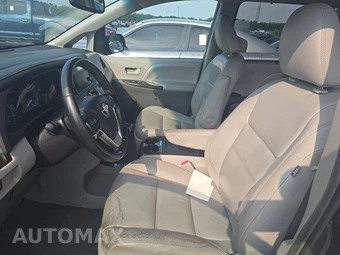 2016 Toyota Sienna XLE 8-Passenger 119.3" WB - miniatura 7