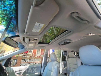 2016 Toyota Sienna XLE 8-Passenger 119.3" WB - miniatura 11