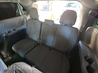 2016 Toyota Sienna XLE 8-Passenger 119.3" WB - miniatura 14