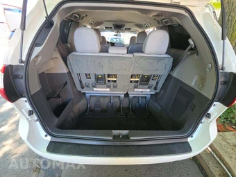 2016 Toyota Sienna XLE 8-Passenger 119.3" WB - miniatura 15