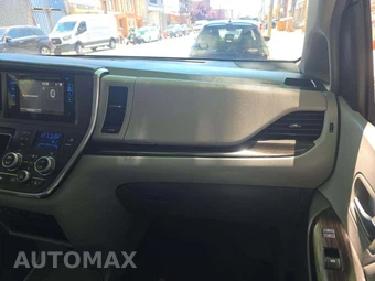 2016 Toyota Sienna XLE 8-Passenger 119.3" WB - miniatura 20