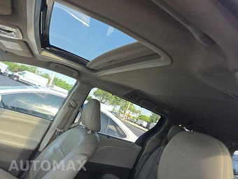 2016 Toyota Sienna XLE 8-Passenger 119.3" WB - miniatura 17