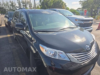 2016 Toyota Sienna XLE 8-Passenger 119.3" WB - miniatura 3