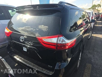 2016 Toyota Sienna XLE 8-Passenger 119.3" WB - miniatura 4