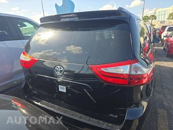 2016 Toyota Sienna XLE 8-Passenger 119.3" WB - miniatura 5