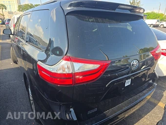 2016 Toyota Sienna XLE 8-Passenger 119.3" WB - miniatura 6