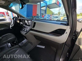 2016 Toyota Sienna XLE 8-Passenger 119.3" WB - miniatura 19