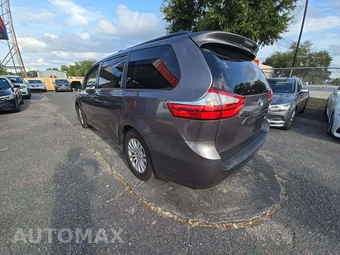 2016 Toyota Sienna XLE 8-Passenger 119.3" WB - miniatura 2