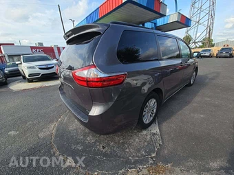 2016 Toyota Sienna XLE 8-Passenger 119.3" WB - miniatura 3