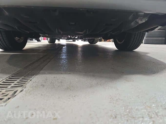 2016 Toyota Sienna XLE 8-Passenger 119.3" WB - miniatura 16