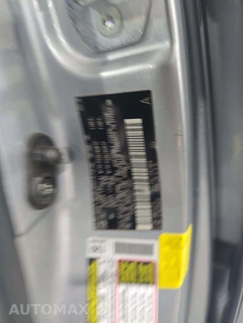 2016 Toyota Sienna XLE 8-Passenger 119.3" WB - miniatura 5