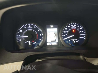 2016 Toyota Sienna XLE 8-Passenger 119.3" WB - miniatura 9