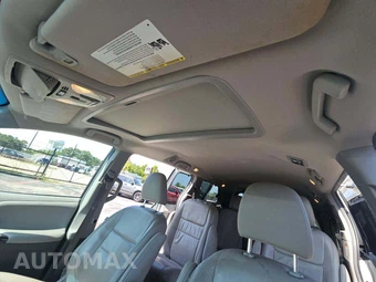 2016 Toyota Sienna XLE 8-Passenger 119.3" WB - miniatura 11