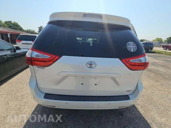 2016 Toyota Sienna XLE 8-Passenger 119.3" WB - miniatura 15