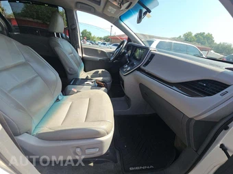 2016 Toyota Sienna XLE 8-Passenger 119.3" WB - miniatura 19