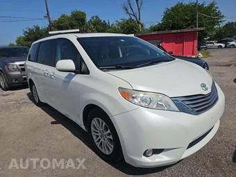 2016 Toyota Sienna XLE 8-Passenger 119.3" WB - miniatura 2
