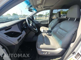 2016 Toyota Sienna XLE 8-Passenger 119.3" WB - miniatura 6