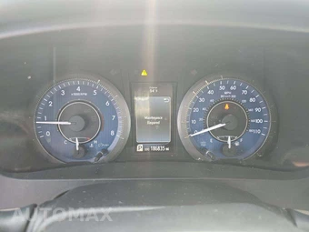 2016 Toyota Sienna XLE 8-Passenger 119.3" WB - miniatura 9