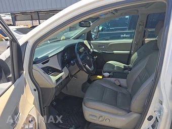 2016 Toyota Sienna XLE 8-Passenger 119.3" WB - miniatura 7