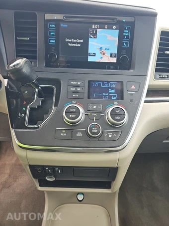 2016 Toyota Sienna XLE 8-Passenger 119.3" WB - miniatura 11