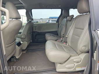 2016 Toyota Sienna XLE 8-Passenger 119.3" WB - miniatura 13