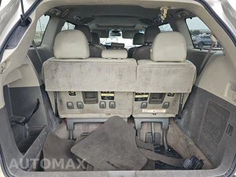 2016 Toyota Sienna XLE 8-Passenger 119.3" WB - miniatura 17