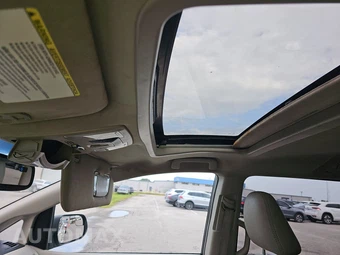 2016 Toyota Sienna XLE 8-Passenger 119.3" WB - miniatura 19