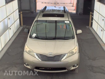 2016 Toyota Sienna XLE 8-Passenger 119.3" WB - miniatura 2