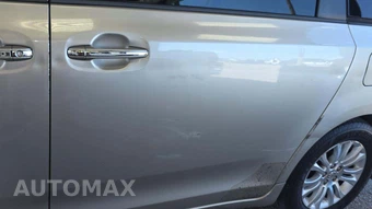 2016 Toyota Sienna XLE 8-Passenger 119.3" WB - miniatura 27
