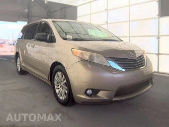 2016 Toyota Sienna XLE 8-Passenger 119.3" WB - miniatura 3