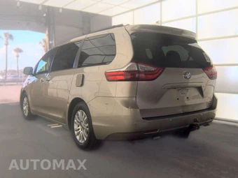2016 Toyota Sienna XLE 8-Passenger 119.3" WB - miniatura 6