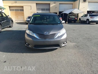 2016 Toyota Sienna XLE Premium 8-Passenger 119.3" WB - samochód z USA z aukcji Manheim, oferta Kup Teraz w AUTOMAX