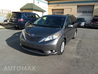 2016 Toyota Sienna XLE Premium 8-Passenger 119.3" WB - miniatura 2